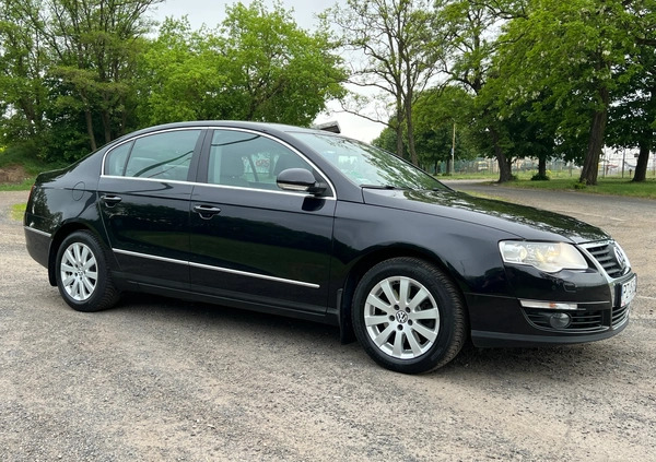 Volkswagen Passat cena 23900 przebieg: 225882, rok produkcji 2010 z Poznań małe 466